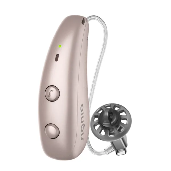 Aide auditive Signia Pure Charge&Go MaX, contour à écouteur déporté rechargeable, coloris or rose, vue de trois quarts avec son écouteur et son dôme